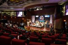 श्री चिराग पासवान, केंद्रीय खाद्य प्रसंस्करण उद्योग मंत्री ने आज PHDCCI द्वारा आयोजित ‘भारत स्पाइसेज़ कॉन्क्लेव 2026’ का शुभारंभ किया। कॉन्क्लेव के दौरान अपने संबोधन में उन्होंने भारत के मसाला उद्योग को दोगुना करने के रोडमैप पर प्रकाश डालते हुए कहा कि यह कॉन्क्लेव नए विचारों, सशक्त रणनीतियों और ठोस कार्ययोजनाओं के माध्यम से इस क्षेत्र को नई ऊंचाइयों तक पहुंचाने में महत्वपूर्ण भूमिका निभाएगा। साथ ही उन्होंने वैल्यू एडिशन, गुणवत्ता सुधार, निर्यात बढ़ाने और वैश्विक बाजार में भारतीय मसालों की प्रतिस्पर्धा को मजबूत करने पर विशेष जोर दिया। श्री चिराग पासवान, केंद्रीय खाद्य प्रसंस्करण उद्योग मंत्री ने आज PHDCCI द्वारा आयोजित ‘भारत स्पाइसेज़ कॉन्क्लेव 2026’ का शुभारंभ किया। कॉन्क्लेव के दौरान अपने संबोधन में उन्होंने भारत के मसाला उद्योग को दोगुना करने के रोडमैप पर प्रकाश डालते हुए कहा कि यह कॉन्क्लेव नए विचारों, सशक्त रणनीतियों और ठोस कार्ययोजनाओं के माध्यम से इस क्षेत्र को नई ऊंचाइयों तक पहुंचाने में महत्वपूर्ण भूमिका निभाएगा। साथ ही उन्होंने वैल्यू एडिशन, गुणवत्ता सुधार, निर्यात बढ़ाने और वैश्विक बाजार में भारतीय मसालों की प्रतिस्पर्धा को मज