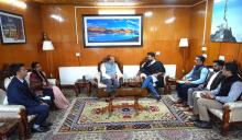 Union Minister of Food Processing Industries, Shri Chirag Paswan, met with the Hon'ble Lieutenant Governor of the Union Territory of Ladakh, Shri Vinai Kumar Saxena, at Lok Niwas in Leh. During the meeting, a fruitful discussion was held regarding Ladakh's unique local products, empowering the food processing sector, and promoting value-added food products. #FoodProcessing Union Minister of Food Processing Industries, Shri Chirag Paswan, met with the Hon'ble Lieutenant Governor of the Union Territory of Ladakh, Shri Vinai Kumar Saxena, at Lok Niwas in Leh. During the meeting, a fruitful discussion was held regarding Ladakh's unique local products, empowering the food processing sector, and promoting value-added food products. #FoodProcessing