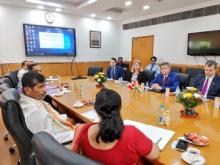 सस्केचेवान सरकार (कनाडा) में व्यापार और निर्यात विकास मंत्री, श्री जेरेमी हैरिसन ने केंद्रीय मंत्री श्री पशुपति कुमार पारस जी से मुलाकात की। इस दौरान द्विपक्षीय व्यापार और संभावित निवेश अवसरों व शोध के विषय पर विस्तार के तरीकों पर भी चर्चा हुई।