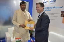 Union Minister Shri @PashupatiParas met with Mr Justin Clancy MP, Shadow Minister for skills, TAFE & Tertiary education, Australia, on the sidelines of @worldfoodindia.   The meeting was intended to discuss the potential areas of collaborations in trade & food processing sector.