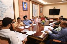 केंद्रीय मंत्री श्री चिराग पासवान ने आज नई दिल्ली के पंचशील भवन में #MOFPI के वरिष्ठ अधिकारियों के साथ आयोजित बैठक की अध्यक्षता की। बैठक में मंत्रालय की #PLISFPI योजना की समीक्षा की गई।