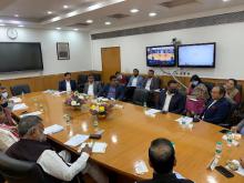 केंद्रीय मंत्री श्री पशुपति कुमार पारस और राज्यमंत्री श्री प्रहलाद सिंह पटेल ने आज पंचशील भवन में उद्योग संघ की एक अहम बैठक की संयुक्त रूप से अध्यक्षता की व उद्योग संघों के प्रतिनिधि मंडल के साथ बातचीत की।