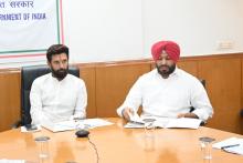 #MOFPI के केंद्रीय मंत्री श्री चिराग पासवान एवं राज्यमंत्री श्री रवनीत सिंह बिट्टू ने आज नई दिल्ली के पंचशील भवन में एक अंतर-मंत्रालयी अधिकार प्राप्त समिति (IMEC) की बैठक की अध्यक्षता की, जिसमें मंत्रालय की #PMFMEScheme की समीक्षा की गई।
