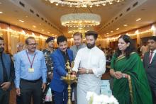 केंद्रीय खाद्य प्रसंस्करण उद्योग मंत्री श्री चिराग पासवान ने आज पटना में आयोजित 'इंडस्ट्री गोलमेज़ बैठक' की अध्यक्षता की।   बैठक में खाद्य प्रसंस्करण उद्योग के प्रतिनिधियों व सूक्ष्म उद्यमियों ने हिस्सा लिया, जिसमें राज्य में #FoodProcessing क्षेत्र के अवसरों पर चर्चा की गई।  साथ ही कार्यक्रम में उपस्थित खाद्य उद्योगपतियों व उद्यमियों को आगामी मेगा फूड इवेंट #WorldFoodIndia2024 में शामिल होने के लिए प्रोत्साहित किया गया। 