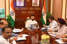 केंद्रीय खाद्य प्रसंस्करण उद्योग मंत्री श्री चिराग पासवान ने आज नई दिल्ली के पंचशील भवन में #MOFPI के वरिष्ठ अधिकारियों के साथ आयोजित बैठक की अध्यक्षता की। बैठक में मंत्रालय की #PMKSY, #PMFME तथा #PLIScheme योजनाओं की समीक्षा की गई और 100 दिन की कार्य योजना पर चर्चा की गई।