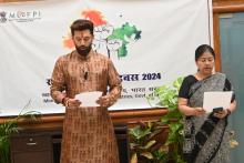 "मैं राष्ट्र की एकता, अखंडता और सुरक्षा को बनाए रखने के लिए खुद को समर्पित करता हूं..."   इस प्रतिबद्धता के साथ, #MOFPI के केंद्रीय मंत्री श्री चिराग पासवान ने #NationalUnityDay के उत्सव को चिह्नित करने और सरदार वल्लभभाई पटेल की विरासत का सम्मान करने के लिए आज पंचशील भवन, नई दिल्ली में मंत्रालय के अधिकारियों और कर्मचारियों को राष्ट्रीय एकता दिवस की शपथ दिलाई।