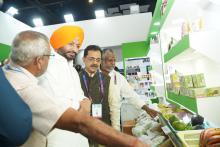 #WorldFoodIndia2024: Union Minister of State for #MOFPI, Shri Ravneet Singh Bittu visited international pavilions, engaging with global representatives and exploring diverse culinary innovations from around the world. Hon'ble Minister's visit highlighted the significance of international collaboration in the food Industry.