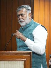 #AAHAR2023। "मिलेट: द ग्लोबल सुपर फूड" के वार्षिक सम्मेलन में @MOFPI_GOI के केंद्रीय राज्य मंत्री श्री प्रहलाद सिंह पटेल ने अपने संबोधन में कहा कि जहाँ पूरा देश #IYM2023 मना रहा है वहीं #MOFPI मेगा फूड इवेंट वर्ल्ड फूड इंडिया का आयोजन करने जा रहा है। साथ ही उन्होंने #Millet के प्रयोग पर जोर देते हुए कहा कि भविष्य की कई चुनौतियों का हल हमें मिलेट्स में मिलता है जिनका उत्पादन विपरीत जलवायु में, कम पानी में, कम उपजाऊ जमीन में तथा कम समय में आसानी से किया जा सकता है।