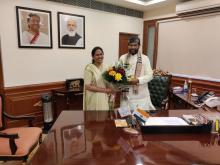  Union Minister Km Shobha Karandlaje assumed charge as MoS of #MOFPI at Panchsheel Bhawan, New Delhi, today.   The Minister also had a meeting with the Union Minister of MoFPI Shri Pashupati Kumar Paras and the Ministry's senior officials.