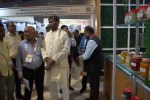 केंद्रीय मंत्री श्री पशुपति कुमार पारस ने @worldfoodindia के दौरान @NiftemHaryana के स्टॉल का दौरा कर एक्ज़िबिटर्स से बातचीत की। उन्होंने फूड प्रोसेसिंग क्षेत्र के छात्रों को खाद्य प्रसंस्करण संबंधित शिक्षा प्रदान करने के लिए संस्थान की प्रशंसा की व आभार व्यक्त किया।
