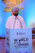 Mega food event @worldfoodindia has been inaugurated at Bharat Mandapam, New Delhi, marking the beginning of a global platform for food industry innovation, collaboration, and growth. The inaugural session was graced by the presence of Shri @JoshiPralhad, Union Minister of Consumer Affairs, Food and Public Distribution,  Shri @iChiragPaswan, Minister of Food Processing Industries, & Shri @RavneetBittu, Minister of State, MoFPI & Railways highlighting the government's commitment to transforming India into a 