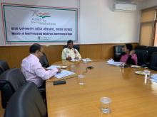 Union Minister Shri Pashupati kumar Paras in the presence of Smt. Anita Praveen, Secretary FPI chaired a meeting of the Project Approval Committee. In the meeting proposals related to FTL scheme under #PMKSY was approved.