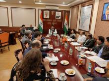 नई दिल्ली में सस्कैचवन (कनाडा) के कृषि मंत्री श्री @DavidMaritSK के नेतृत्व में कनाडा के प्रतिनिधिमंडल ने @MOFPI_GOI के केंद्रीय मंत्री श्री पशुपति कुमार पारस जी से मुलाक़ात की।