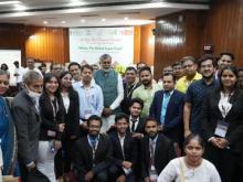 #AAHAR2023। "मिलेट: द ग्लोबल सुपर फूड" के वार्षिक सम्मेलन में @MOFPI_GOI के केंद्रीय राज्य मंत्री श्री प्रहलाद सिंह पटेल ने अपने संबोधन में कहा कि जहाँ पूरा देश #IYM2023 मना रहा है वहीं #MOFPI मेगा फूड इवेंट वर्ल्ड फूड इंडिया का आयोजन करने जा रहा है। साथ ही उन्होंने #Millet के प्रयोग पर जोर देते हुए कहा कि भविष्य की कई चुनौतियों का हल हमें मिलेट्स में मिलता है जिनका उत्पादन विपरीत जलवायु में, कम पानी में, कम उपजाऊ जमीन में तथा कम समय में आसानी से किया जा सकता है।