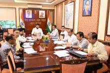 केंद्रीय मंत्री श्री चिराग पासवान ने आज नई दिल्ली के पंचशील भवन में #MOFPI के वरिष्ठ अधिकारियों के साथ आयोजित बैठक की अध्यक्षता की। बैठक में मंत्रालय की #PMKSY, #PMFME तथा #PLIScheme योजनाओं और मंत्रालय में चल रही 100 दिवसीय कार्य योजना की समीक्षा की गई।