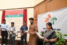 "मैं राष्ट्र की एकता, अखंडता और सुरक्षा को बनाए रखने के लिए खुद को समर्पित करता हूं..."   इस प्रतिबद्धता के साथ, #MOFPI के केंद्रीय मंत्री श्री चिराग पासवान ने #NationalUnityDay के उत्सव को चिह्नित करने और सरदार वल्लभभाई पटेल की विरासत का सम्मान करने के लिए आज पंचशील भवन, नई दिल्ली में मंत्रालय के अधिकारियों और कर्मचारियों को राष्ट्रीय एकता दिवस की शपथ दिलाई।