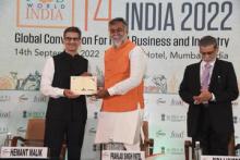 केंद्रीय राज्य मंत्री श्री @prahladspatel जी ने #FICCI #FOODWORLDINDIA के 14वें संस्करण का सम्बोधन किया। अपने संबोधन में उन्होनें उद्यमियों को उत्पादन की मजबूत कड़ी बताया और @MOFPI_GOI द्वारा उद्योग प्रसंस्करण क्षेत्र में शुरू की जाने वाले इन्क्यूबेशन सेंटर की महत्ता पर बात की।