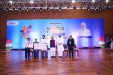 स्टार्टअप ग्रैंड चैलेंज 2.0 के विजेताओं को @worldfoodindia के उद्घाटन समारोह में केंद्रीय मंत्री श्री चिराग पासवान, केंद्रीय मंत्री श्री प्रल्हाद जोशी, केंद्रीय राज्य मंत्री श्री रवनीत सिंह बिट्टू द्वारा सम्मानित किया गया।