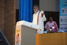 केंद्रीय राज्य मंत्री श्री @prahladspatel जी ने अपने सम्बोधन में कहा कि 'श्री अन्न' व स्वास्थ्यवर्धक भारतीय अनाज को विश्व स्तर तक पहुंचाने के लिए खाद्य प्रसंस्करण क्षेत्र एक अच्छा आयाम बन चुका है। उन्होंने खाद्य प्रसंस्करण उद्योग मंत्रालय को प्रसंस्कृत खाद्य उत्पादों की मार्केटिंग व योजनाओं से संबंधित उद्यमियों को जागरूक करने का एक अच्छा प्लेटफॉर्म बताया, साथ ही अपने सम्बोधन में उन्होंने #MOFPI की #PMKSY, #PMFME व #PLIScheme से उद्यमियों को मिलने वाले लाभों की जानकारी दी।