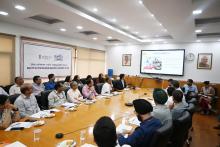 केंद्रीय खाद्य प्रसंस्करण उद्योग मंत्री श्री चिराग पासवान ने आज नई दिल्ली के पंचशील भवन में आयोजित एक समीक्षा बैठक की अध्यक्षता की। बैठक में उन्होंने आगामी मेगा फूड इवेंट @worldfoodindia की चल रही तैयारियों का बारीकी से जायज़ा लिया और कार्यक्रम के कई पहलुओं पर दिशानिर्देश दिए।  साथ ही मंत्रालय के वरिष्ठ अधिकारियों तथा @ficci_india व @investindia के अधिकारियों ने केंद्रीय खाद्य प्रसंस्करण उद्योग मंत्री को #WorldFoodIndia2024 के चार दिवसीय कार्यक्रम से जुड़ी विस्तृत जानकारी साझा की।