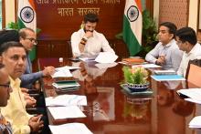 केंद्रीय मंत्री श्री चिराग पासवान ने आज नई दिल्ली के पंचशील भवन में #MOFPI के वरिष्ठ अधिकारियों के साथ आयोजित बैठक की अध्यक्षता की। बैठक में मंत्रालय की #PMKSY, #PMFME तथा #PLIScheme योजनाओं और मंत्रालय में चल रही 100 दिवसीय कार्य योजना की समीक्षा की गई।