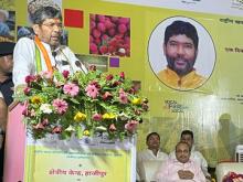  Union Minister of #MOFPI Sh @PashupatiParas said that several products such as litchi, potato, banana and papaya have been identified under "One District One Product" (#ODOP) for 38 districts in Bihar under the #PMFMEScheme and every possible effort is being made to promote them. Hon'ble Minister also encouraged everyone to participate in the upcoming mega food event #WorldFoodIndia2023.
