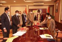 केंद्रीय मंत्री श्री पशुपति कुमार पारस जी एवं राज्यमंत्री श्री प्रहलाद सिंह पटेल जी ने PMFMEScheme के अंतर्गत ‘एक ज़िला एक उत्पाद’ के 6 ब्रांड का शुभारंभ किया।